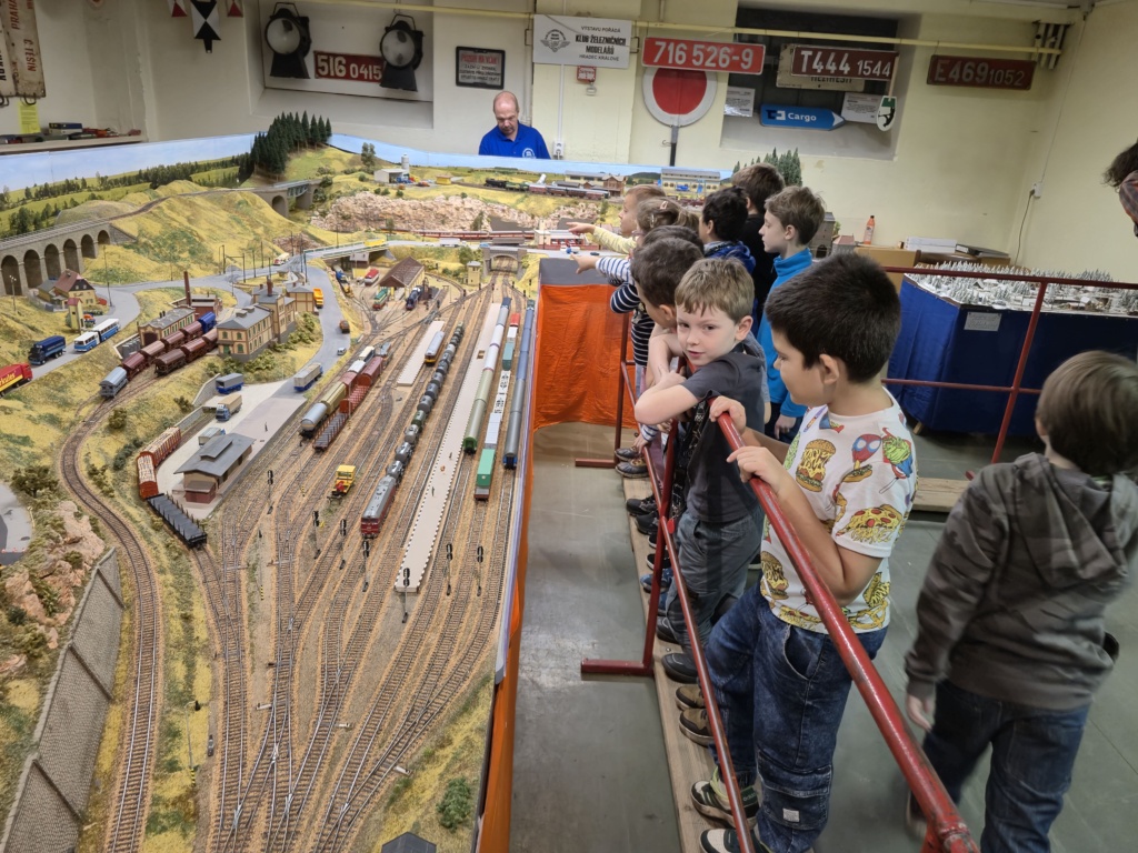 Výstava modelů železnic a vláčků na Hlavním nádraží HK